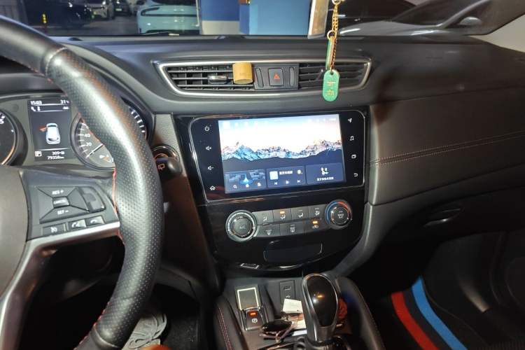Used Nissan Qashqai 2021 2.0L CVT Luxury Edition Audio And AC Panel