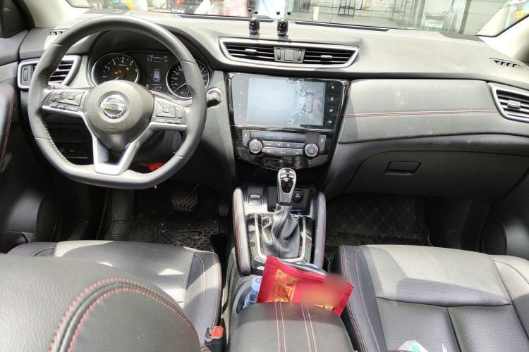 Used Nissan Qashqai 2021 2.0L CVT Luxury Navigation Edition Center Console