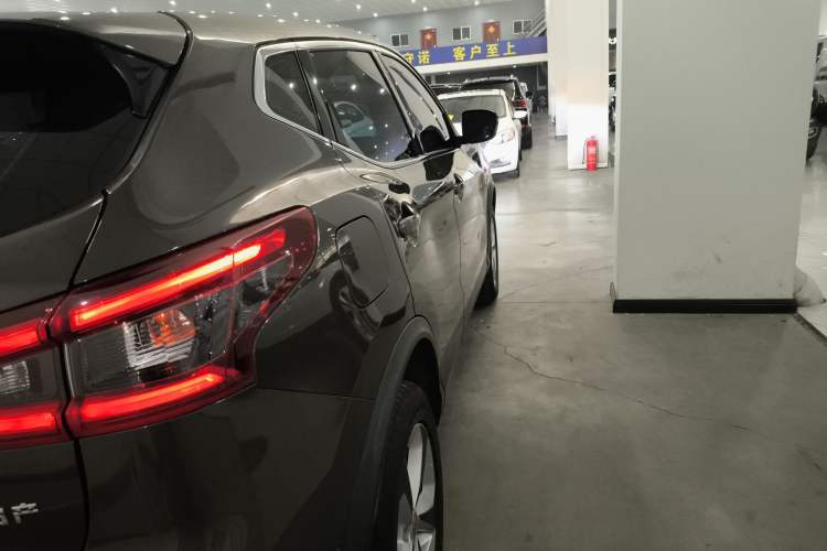 Used Nissan Qashqai 2021 2.0L CVT Smart Enjoyment Version Exterior 3