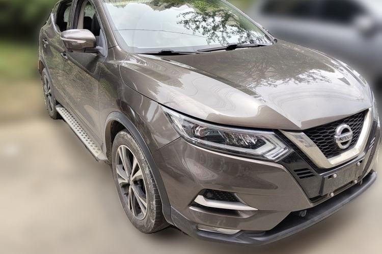 Used Nissan Qashqai 2021 2.0L CVT Luxury Navigation Edition Front Right 45 Deg