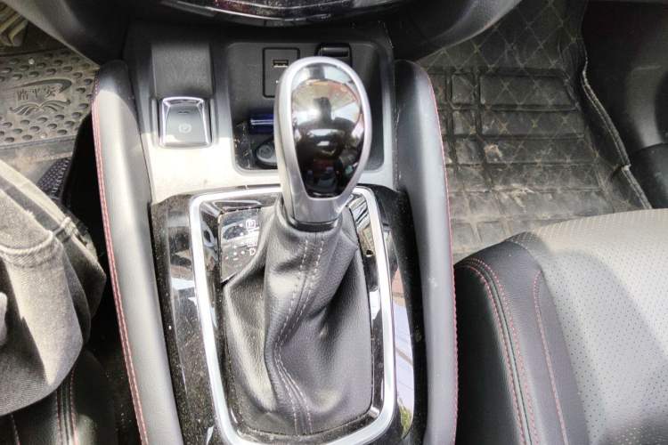 Used Nissan Qashqai 2021 2.0L CVT Luxury Navigation Edition Gear Lever