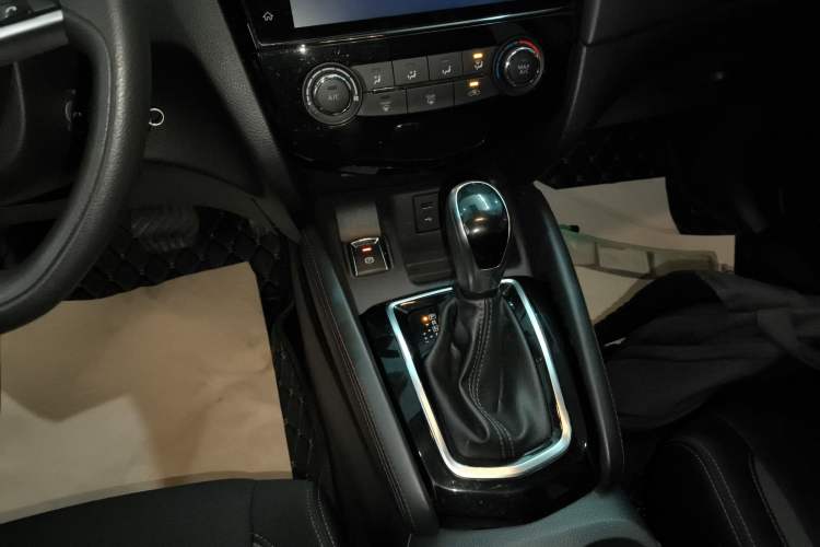 Used Nissan Qashqai 2021 2.0L CVT Smart Enjoyment Version Gear Lever