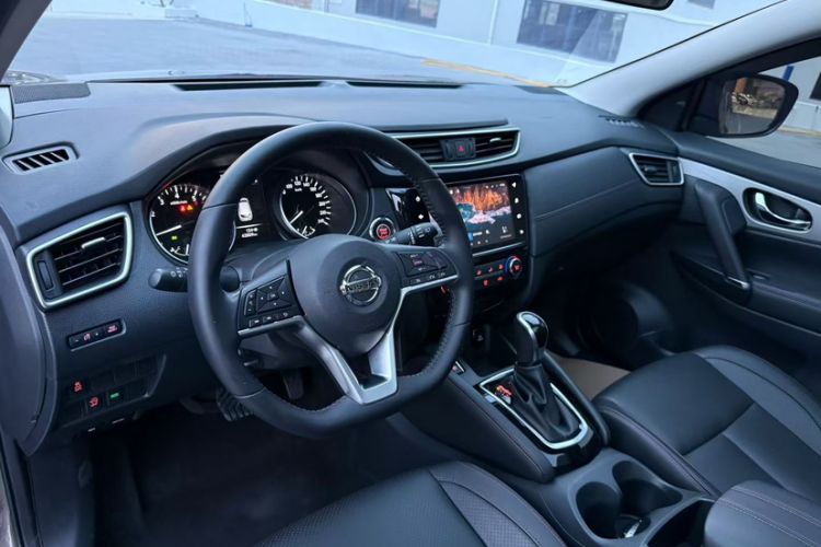 Used Nissan Qashqai 2021 2.0L CVT Luxury Edition Interior 1