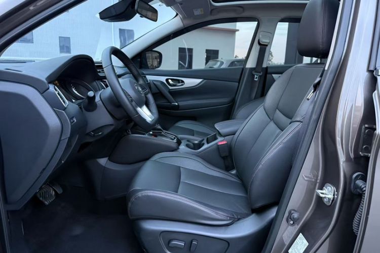 Used Nissan Qashqai 2021 2.0L CVT Luxury Edition Interior 2
