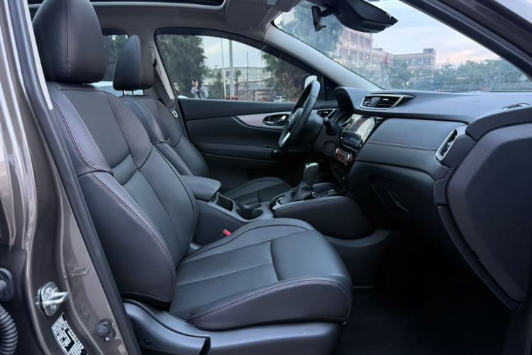 Used Nissan Qashqai 2021 2.0L CVT Luxury Edition Interior 4
