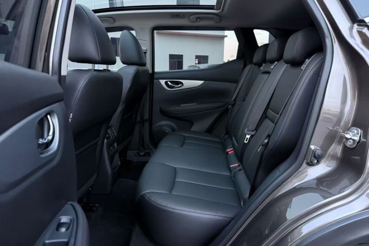 Used Nissan Qashqai 2021 2.0L CVT Luxury Edition Interior 5
