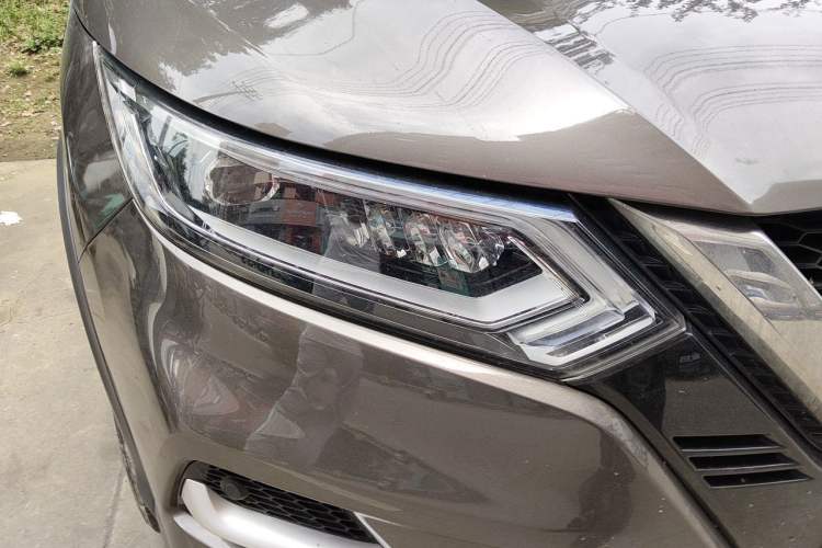 Used Nissan Qashqai 2021 2.0L CVT Luxury Navigation Edition Right Front Headlight