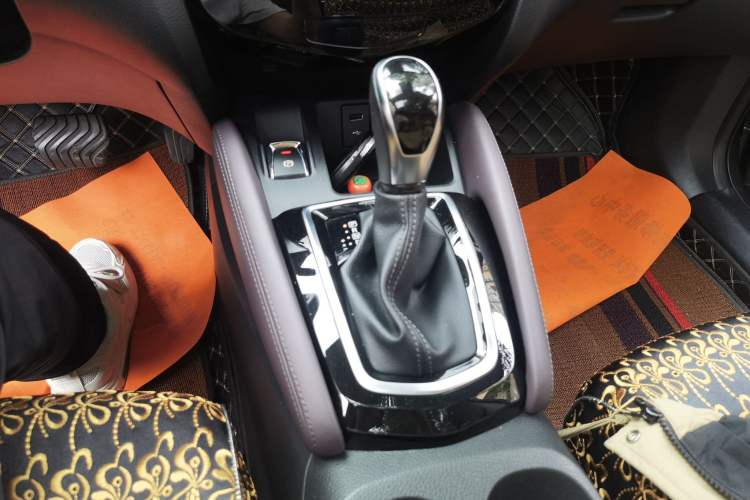 Used Nissan Qashqai 2021 2.0L CVT Luxury Edition Gear Lever