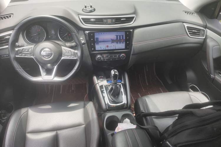 Used Nissan Qashqai 2021 2.0L CVT Luxury Edition Center Console