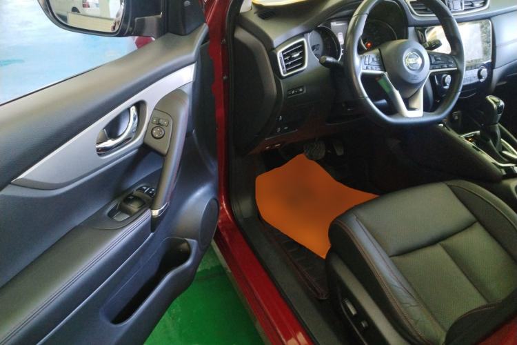 Used Nissan Qashqai 2021 2.0L CVT Luxury Edition Interior 3
