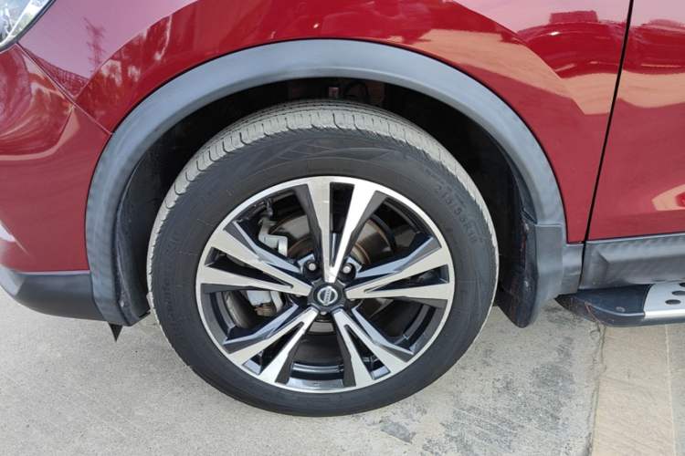Used Nissan Qashqai 2021 2.0L CVT Luxury Edition Left Front Wheel Hub
