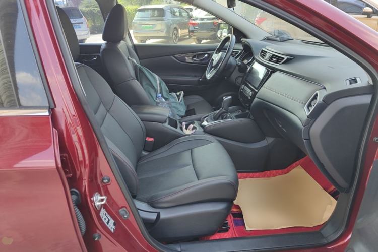 Used Nissan Qashqai 2021 2.0L CVT Luxury Edition Right Front Seat