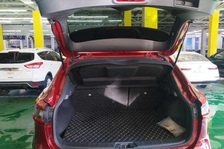 Used Nissan Qashqai 2021 2.0L CVT Luxury Edition Trunk