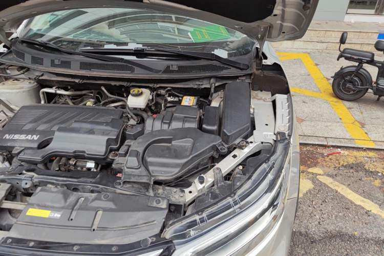 Used Nissan Qashqai 2021 2.0L CVT Luxury Edition Engine Bay Left