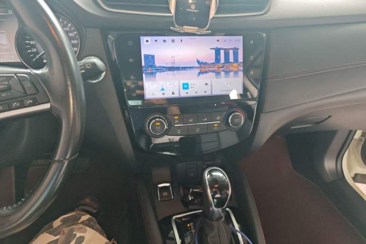 Used Nissan Qashqai 2021 2.0L CVT Luxury Edition Audio And AC Panel
