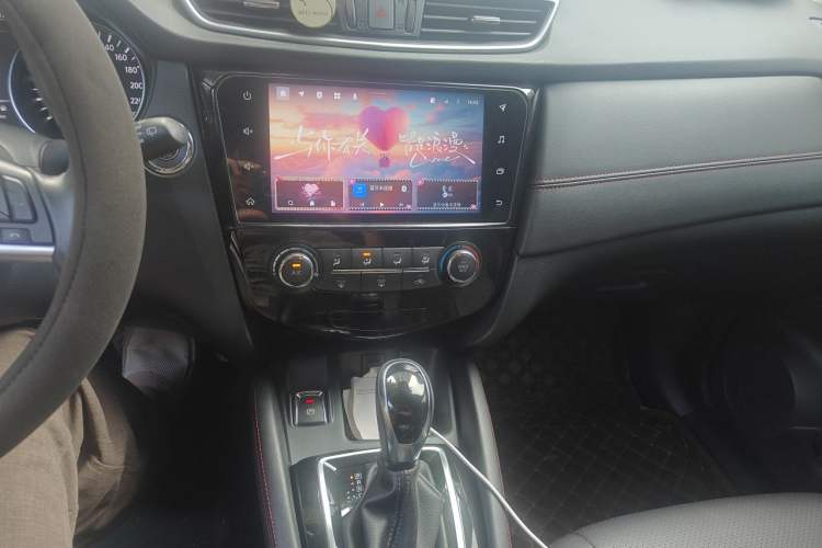 Used Nissan Qashqai 2021 2.0L CVT Luxury Edition Audio And AC Panel