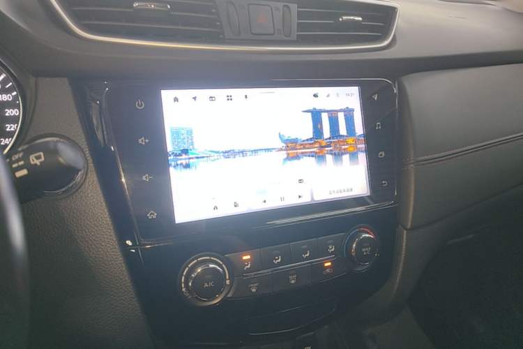 Used Nissan Qashqai 2021 2.0L CVT Luxury Edition Audio And AC Panel
