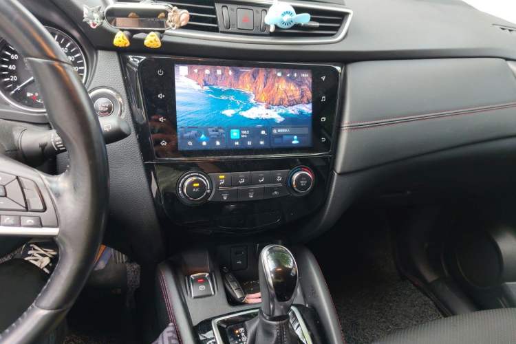 Used Nissan Qashqai 2021 2.0L CVT Luxury Edition Audio And AC Panel