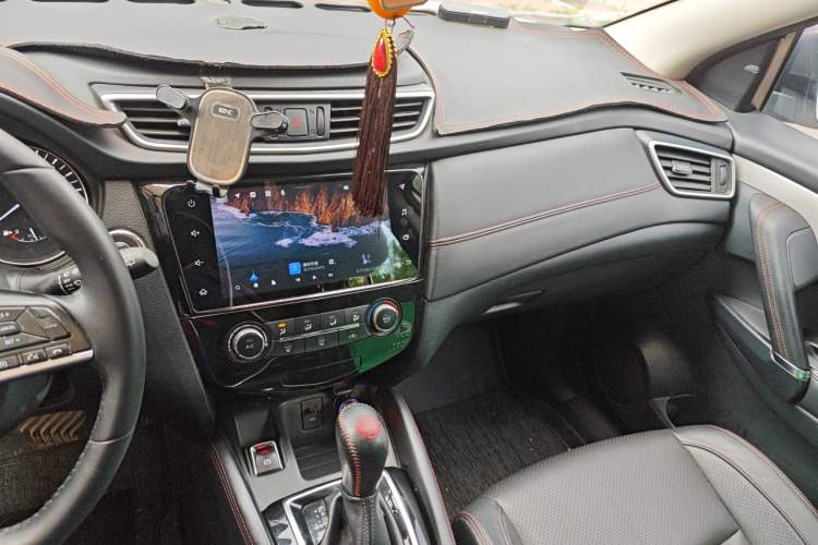 Used Nissan Qashqai 2021 2.0L CVT Luxury Edition Audio And AC Panel