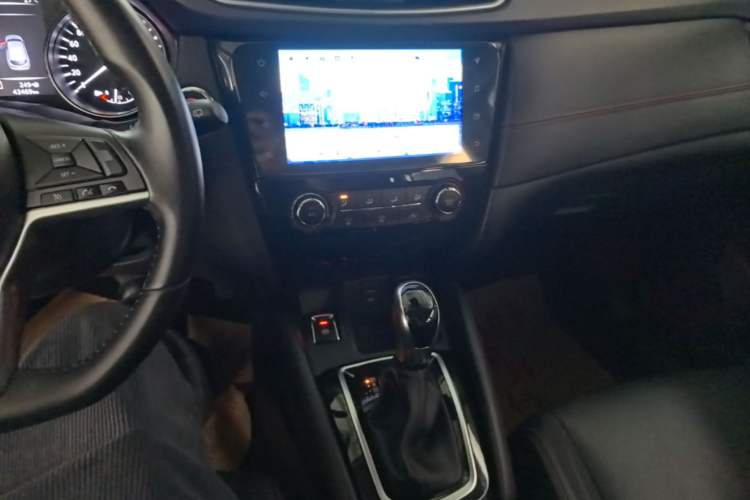 Used Nissan Qashqai 2021 2.0L CVT Luxury Edition Audio And AC Panel