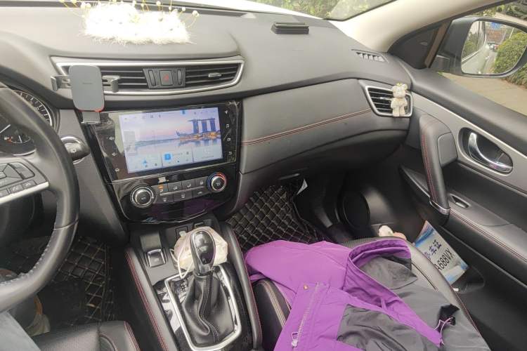 Used Nissan Qashqai 2021 2.0L CVT Luxury Edition Audio And AC Panel
