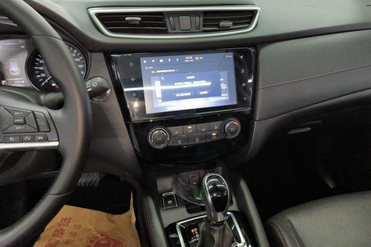 Used Nissan Qashqai 2021 2.0L CVT Luxury Edition Audio And AC Panel