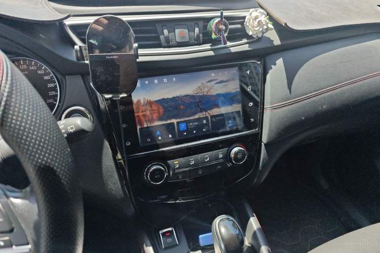 Used Nissan Qashqai 2021 2.0L CVT Luxury Edition Audio And AC Panel