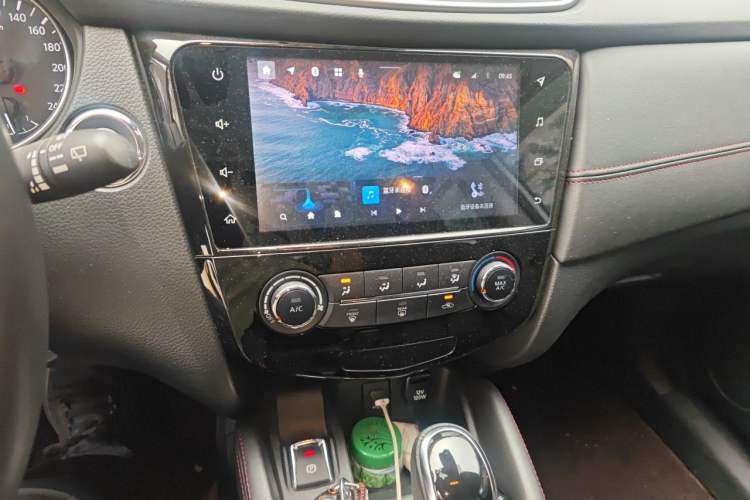 Used Nissan Qashqai 2021 2.0L CVT Luxury Edition Audio And AC Panel