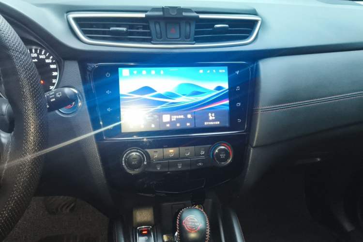 Used Nissan Qashqai 2021 2.0L CVT Luxury Edition Audio And AC Panel