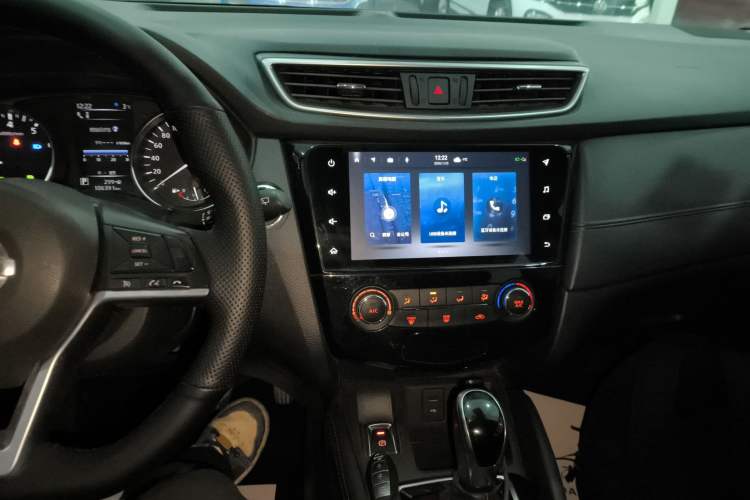 Used Nissan Qashqai 2021 2.0L CVT Luxury Edition Audio And AC Panel