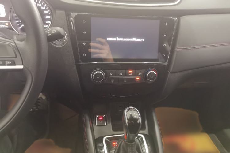 Used Nissan Qashqai 2021 2.0L CVT Smart Enjoyment Version Audio And AC Panel