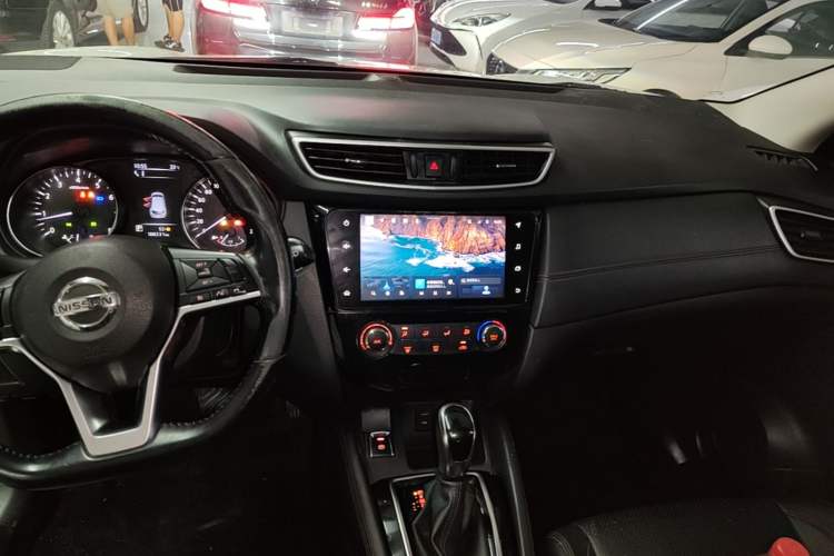 Used Nissan Qashqai 2021 2.0L CVT Luxury Edition Audio And AC Panel
