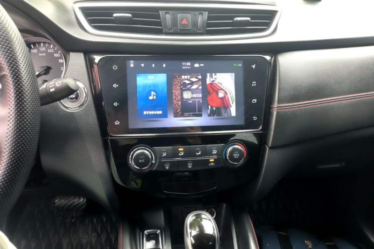 Used Nissan Qashqai 2021 2.0L CVT Luxury Edition Audio And AC Panel