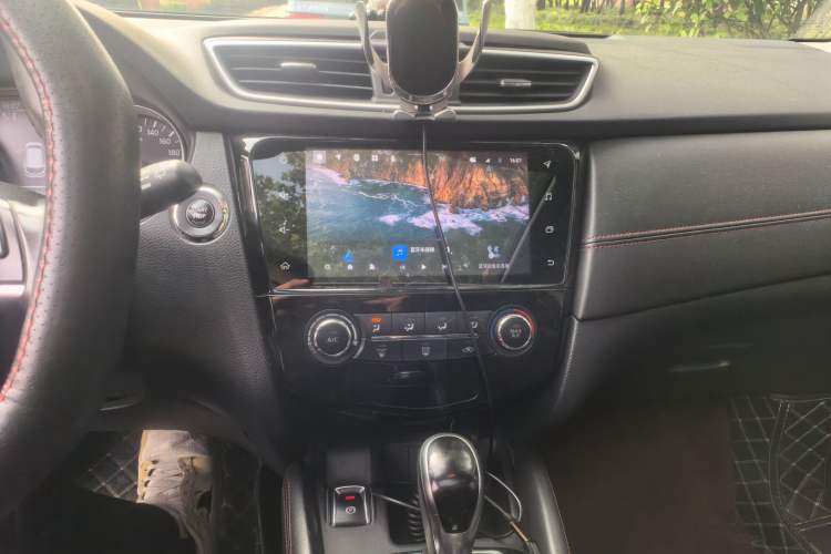 Used Nissan Qashqai 2021 2.0L CVT Luxury Edition Audio And AC Panel