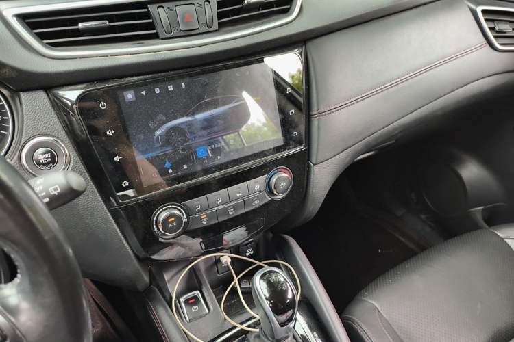 Used Nissan Qashqai 2021 2.0L CVT Luxury Edition Audio And AC Panel