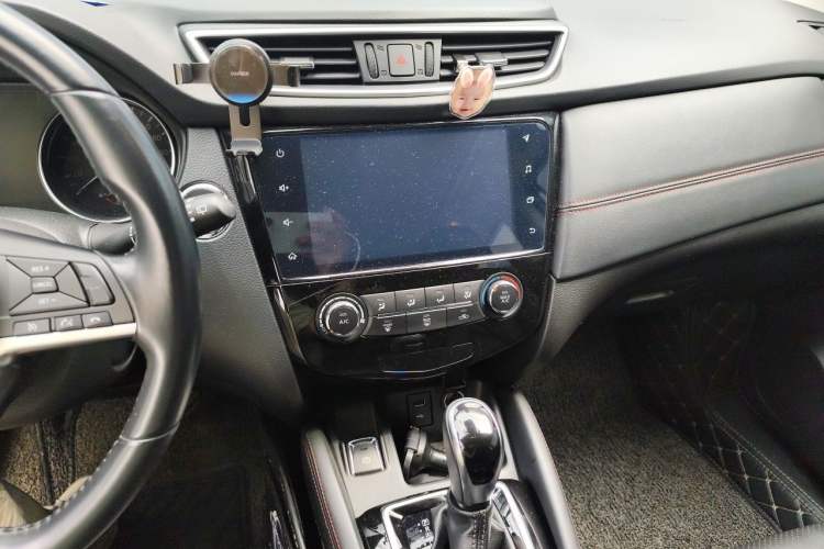 Used Nissan Qashqai 2021 2.0L CVT Luxury Edition Audio And AC Panel