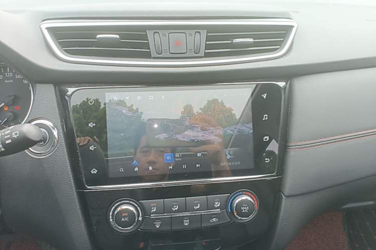 Used Nissan Qashqai 2021 2.0L CVT Luxury Edition Audio And AC Panel
