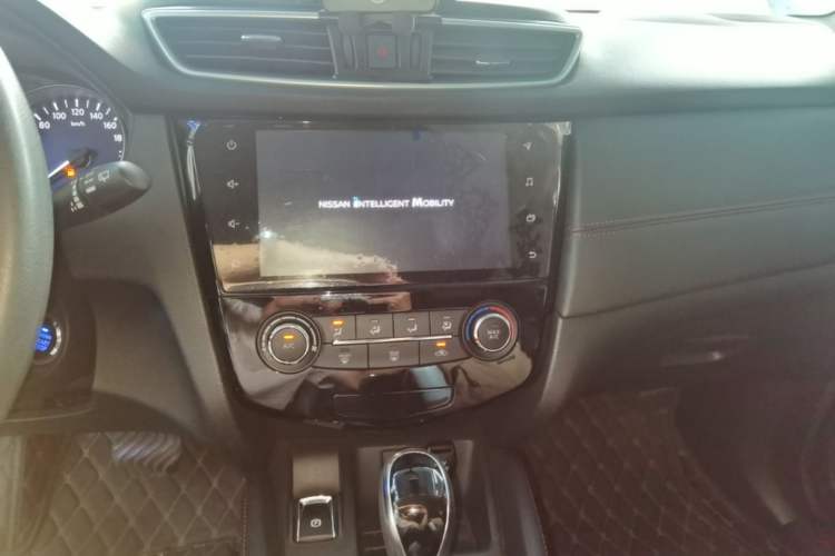 Used Nissan Qashqai 2021 2.0L CVT Smart Enjoyment Version Audio And AC Panel
