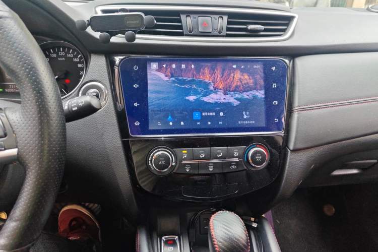 Used Nissan Qashqai 2021 2.0L CVT Luxury Navigation Edition Audio And AC Panel