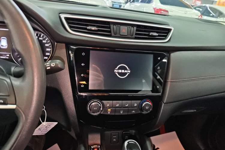 Used Nissan Qashqai 2021 2.0L CVT Smart Enjoyment Version Audio And AC Panel