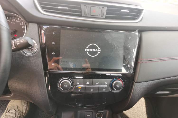 Used Nissan Qashqai 2021 2.0L CVT Luxury Edition Audio And AC Panel