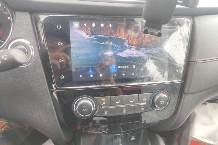 Used Nissan Qashqai 2021 2.0L CVT Luxury Edition Audio And AC Panel