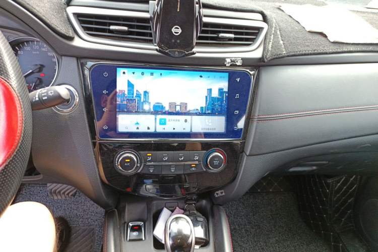 Used Nissan Qashqai 2021 2.0L CVT Luxury Edition Audio And AC Panel