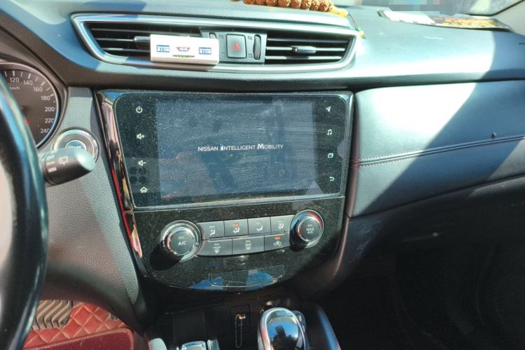 Used Nissan Qashqai 2021 2.0L CVT Luxury Edition Audio And AC Panel