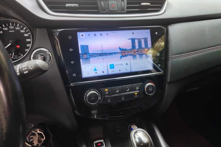 Used Nissan Qashqai 2021 2.0L CVT Luxury Edition Audio And AC Panel