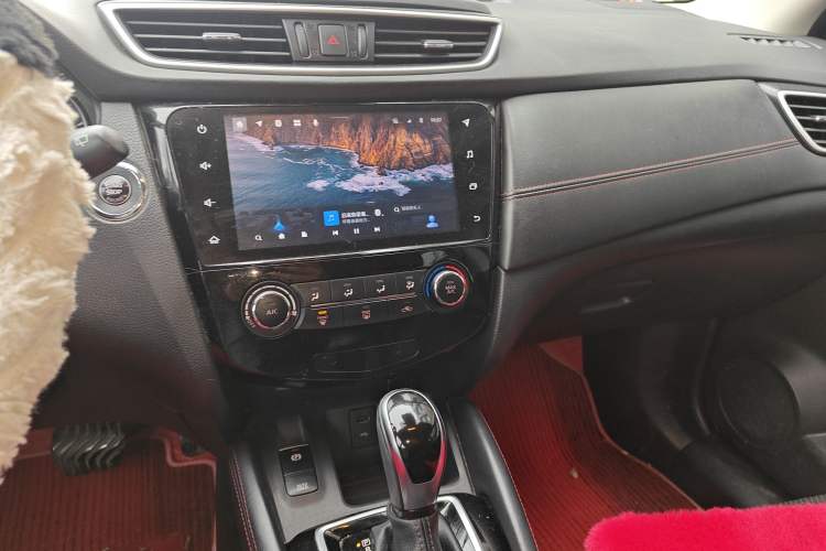 Used Nissan Qashqai 2021 2.0L CVT Luxury Navigation Edition Audio And AC Panel