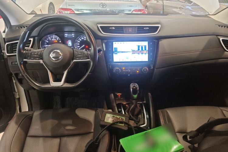 Used Nissan Qashqai 2021 2.0L CVT Luxury Edition Center Console