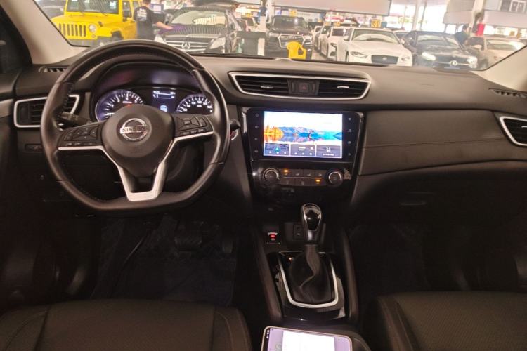 Used Nissan Qashqai 2021 2.0L CVT Luxury Edition Center Console