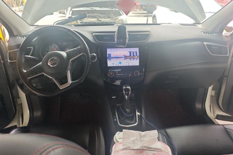 Used Nissan Qashqai 2021 2.0L CVT Luxury Edition Center Console