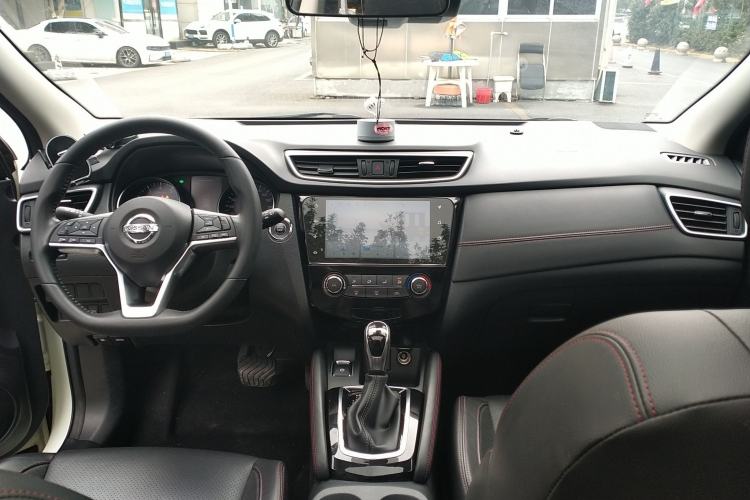 Used Nissan Qashqai 2021 2.0L CVT Luxury Edition Center Console